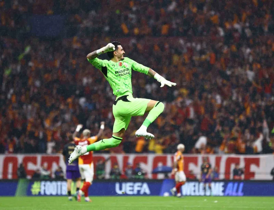 Galatasaray-Barcelona maçında ilk yarı 1-1 bitti