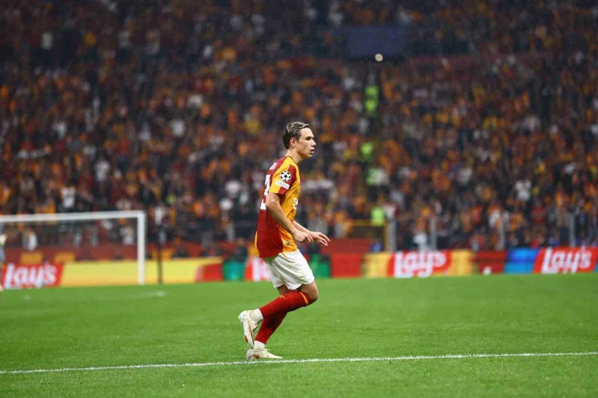 Galatasaray-Barcelona maçında ilk yarı 1-1 bitti