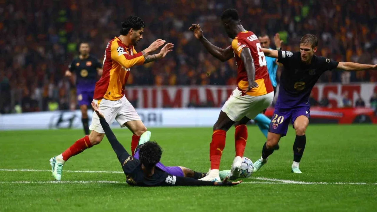 Galatasaray-Barcelona maçında ilk yarı 1-1 bitti