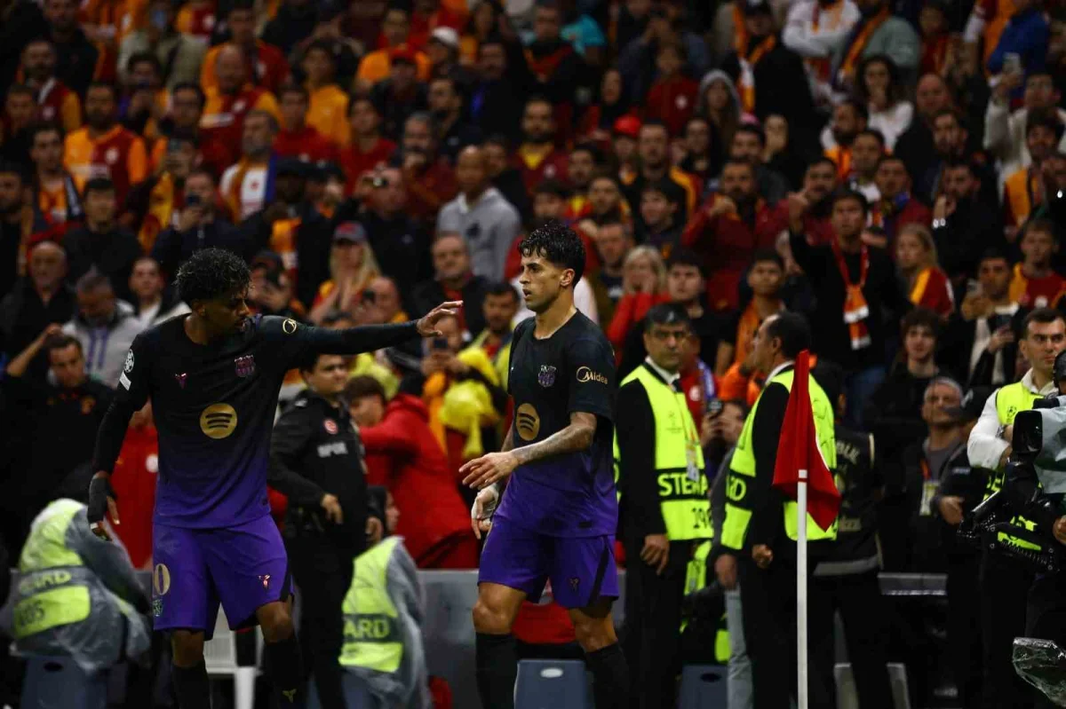 Galatasaray-Barcelona maçında ilk yarı 1-1 bitti