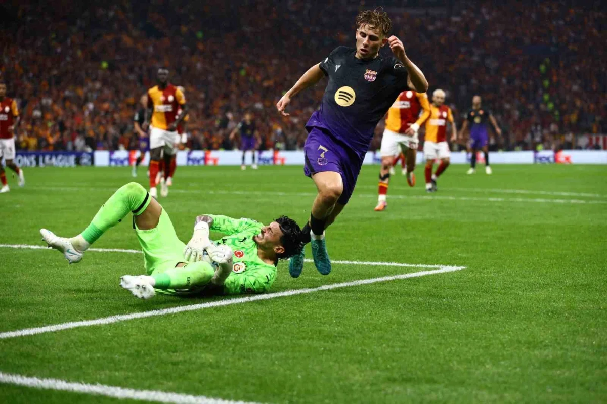 Galatasaray-Barcelona maçında ilk yarı 1-1 bitti