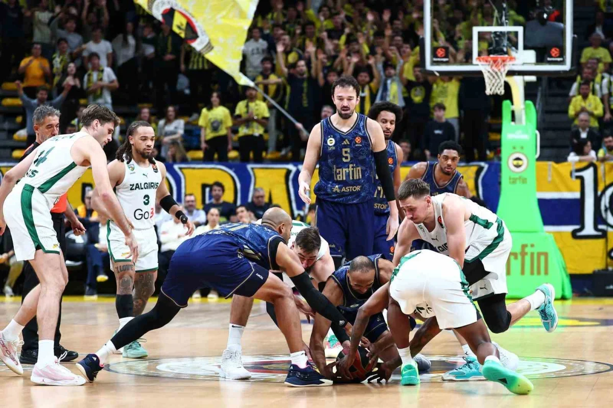 Fenerbahçe, Zalgiris Kaunas'ı 99-80 mağlup etti