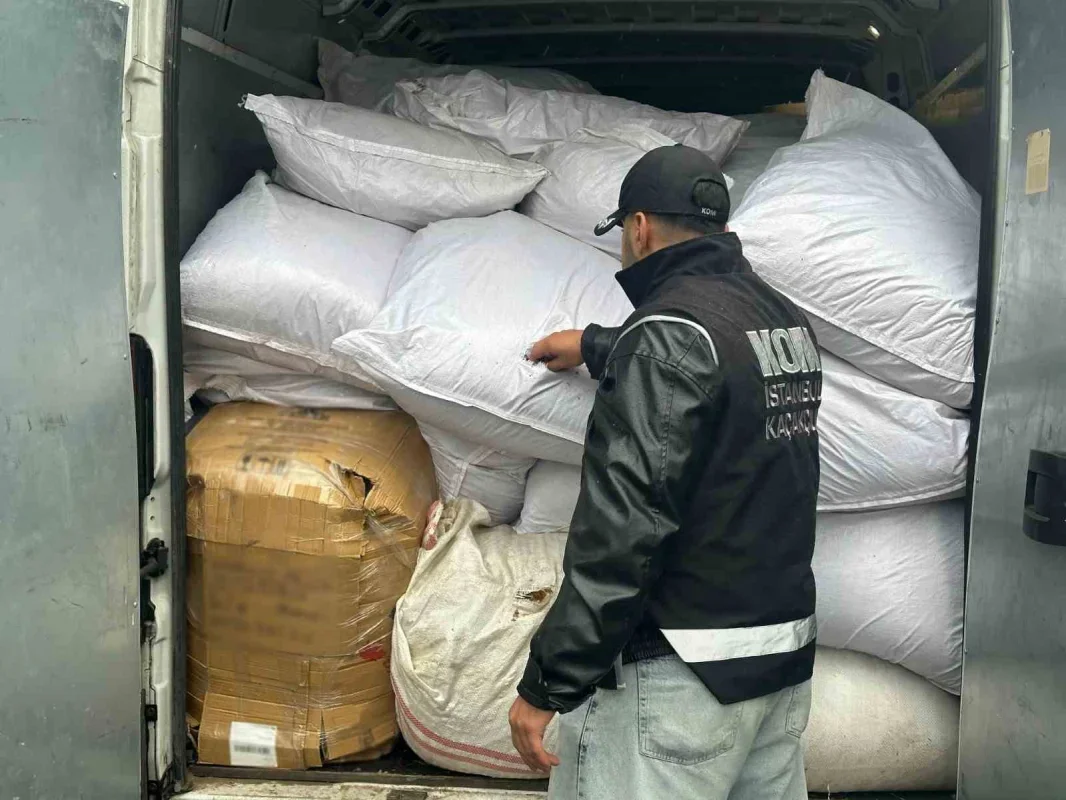 İstanbul'da kaçak alkol ve tütün operasyonu: 6 yakalandı