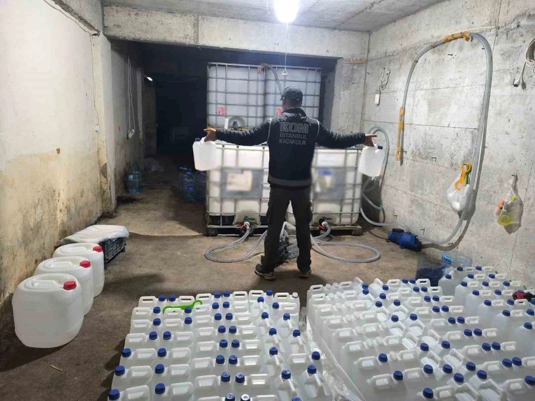 İstanbul'da kaçak alkol ve tütün operasyonu: 6 yakalandı