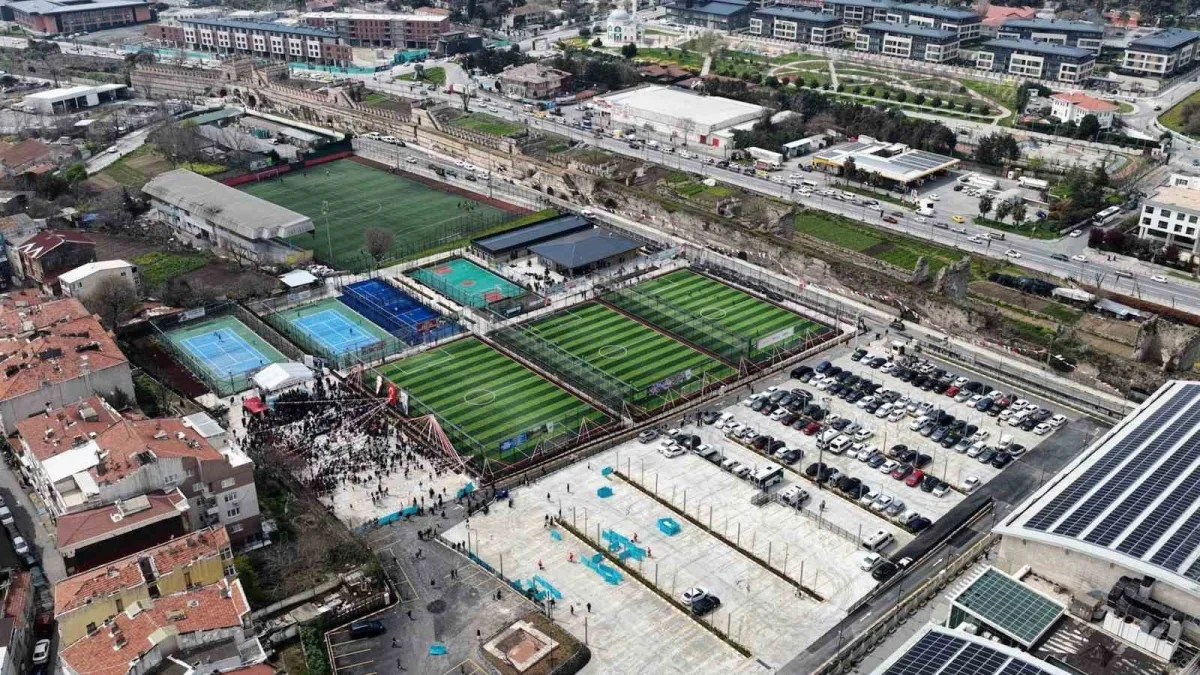 Fatih'te 400 araçlık yeni otopark hizmete açıldı