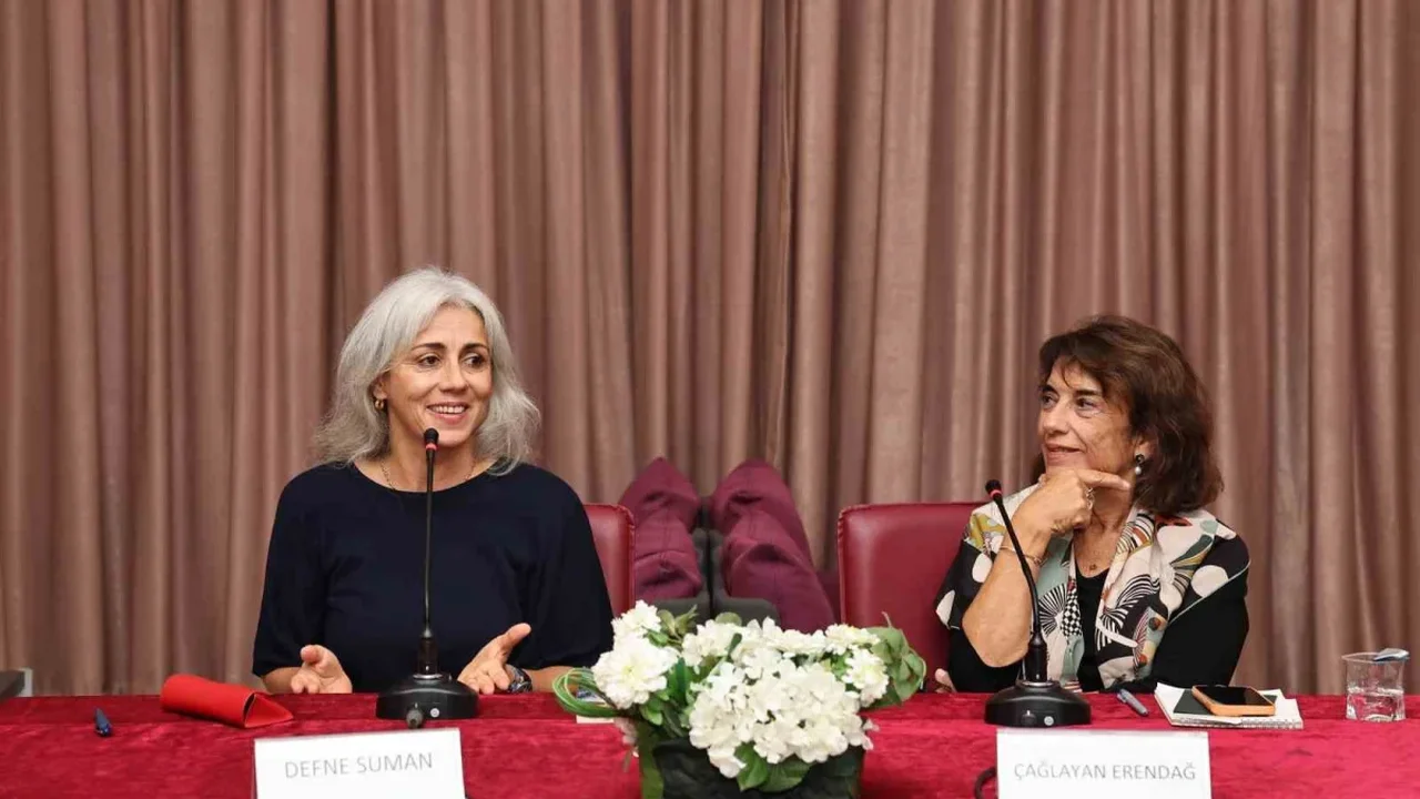Yazar Defne Suman Nilüfer'de okurlarıyla buluştu