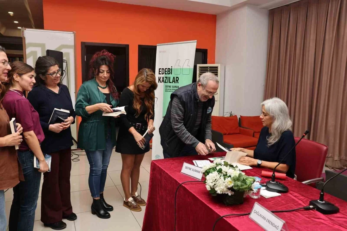 Yazar Defne Suman Nilüfer'de okurlarıyla buluştu