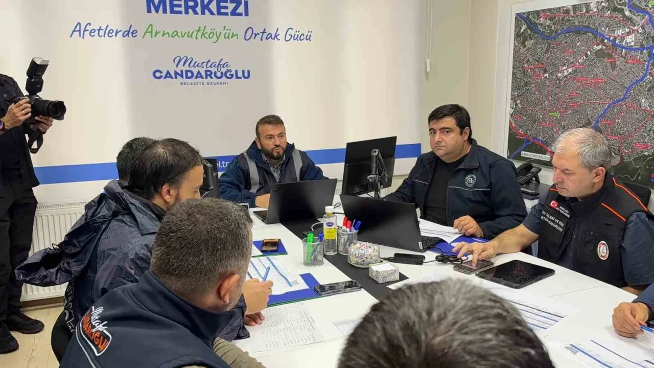 Arnavutköy'de sağanak için 300 personel, 80 araç görevde