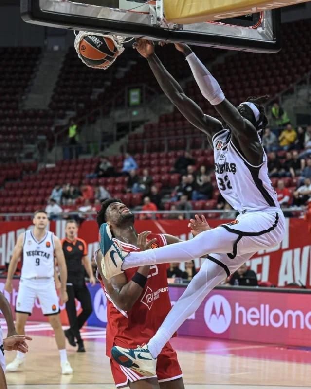 Euroleague'de Beşiktaş, Hapoel Tel Aviv'e 100-82 yenildi