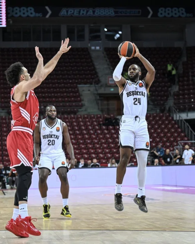 Euroleague'de Beşiktaş, Hapoel Tel Aviv'e 100-82 yenildi