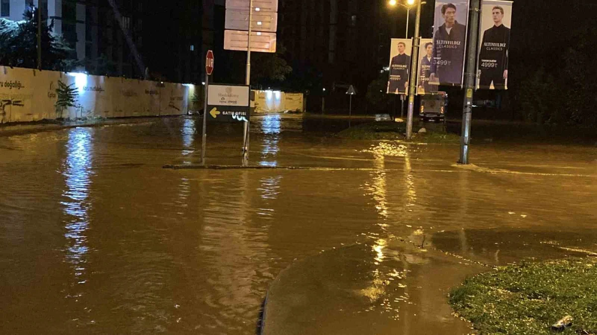 Sarıyer'de mahsur kalan 200'ün üzerinde çalışan kurtarıldı