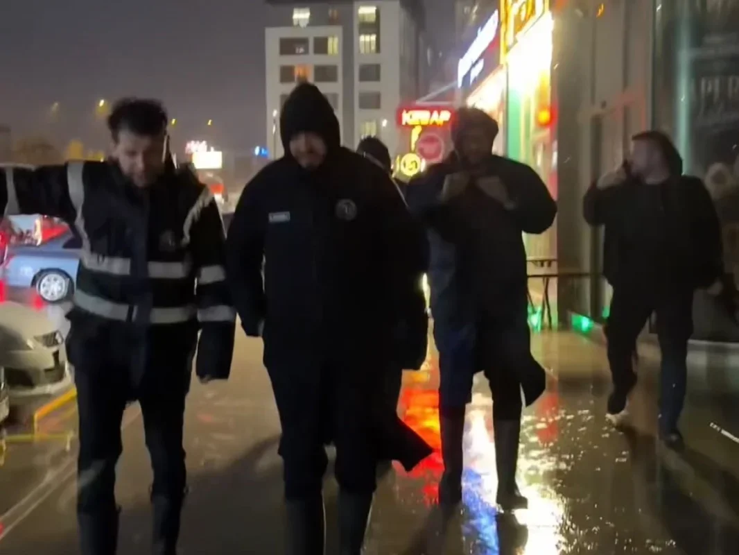 Arnavutköy'de yağışa 300 personel ve 80 araçla müdahale