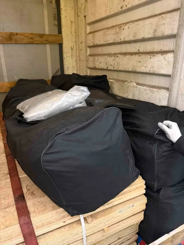 Kapitan Andreevo'da 221,73 kilo esrar ele geçirildi