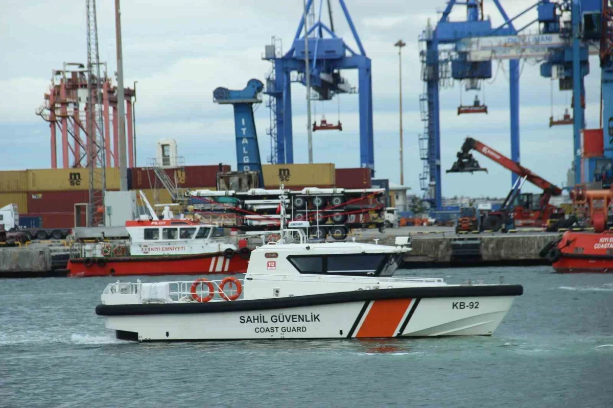İzmir Alsancak Limanı'nda kimyasal sızıntı tatbikatı
