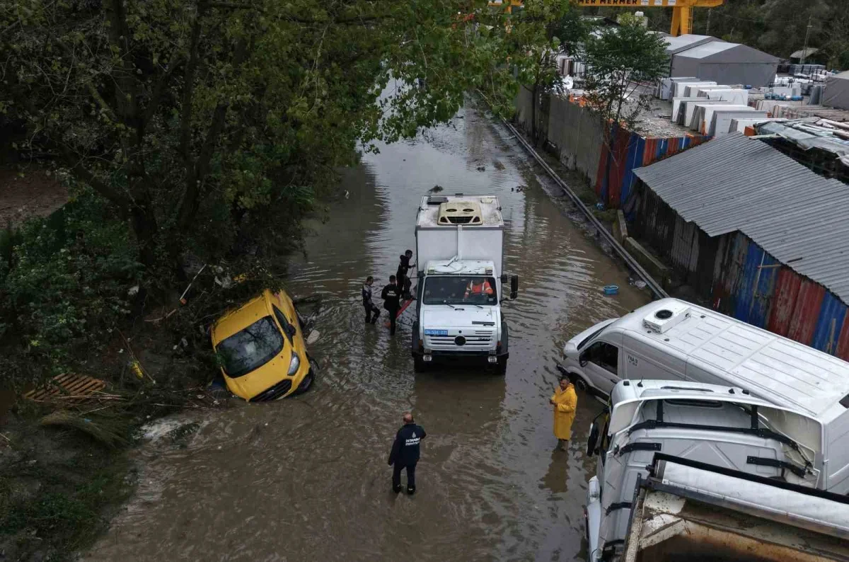 Sarıyer'de 24 saat mahsur kalan işçiler kurtarıldı