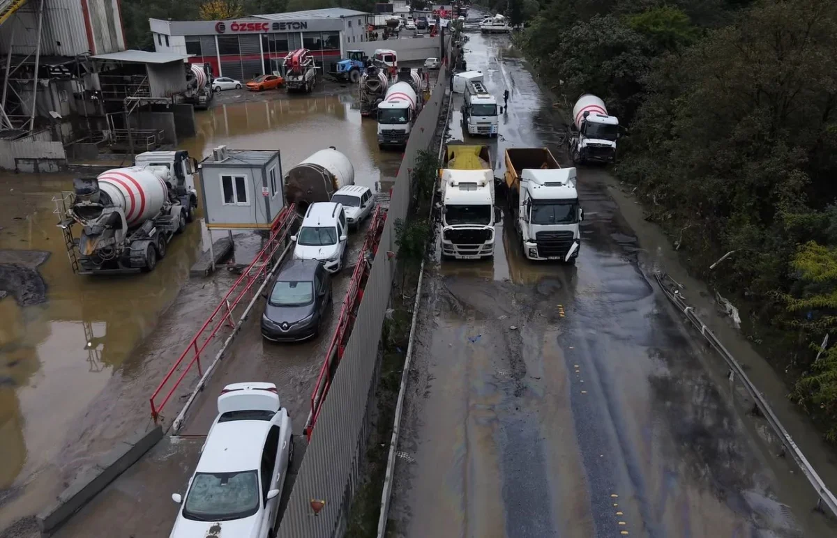 Sarıyer'de 24 saat mahsur kalan işçiler kurtarıldı