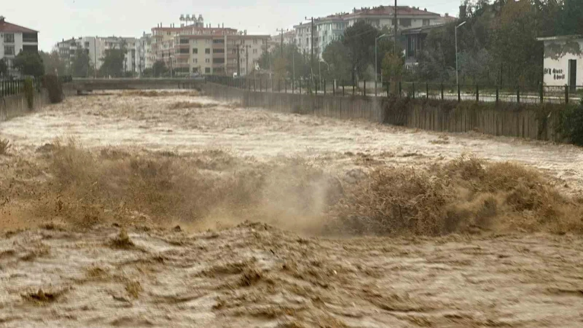 Yalova'da bir günde metrekareye 84 kilo yağış düştü