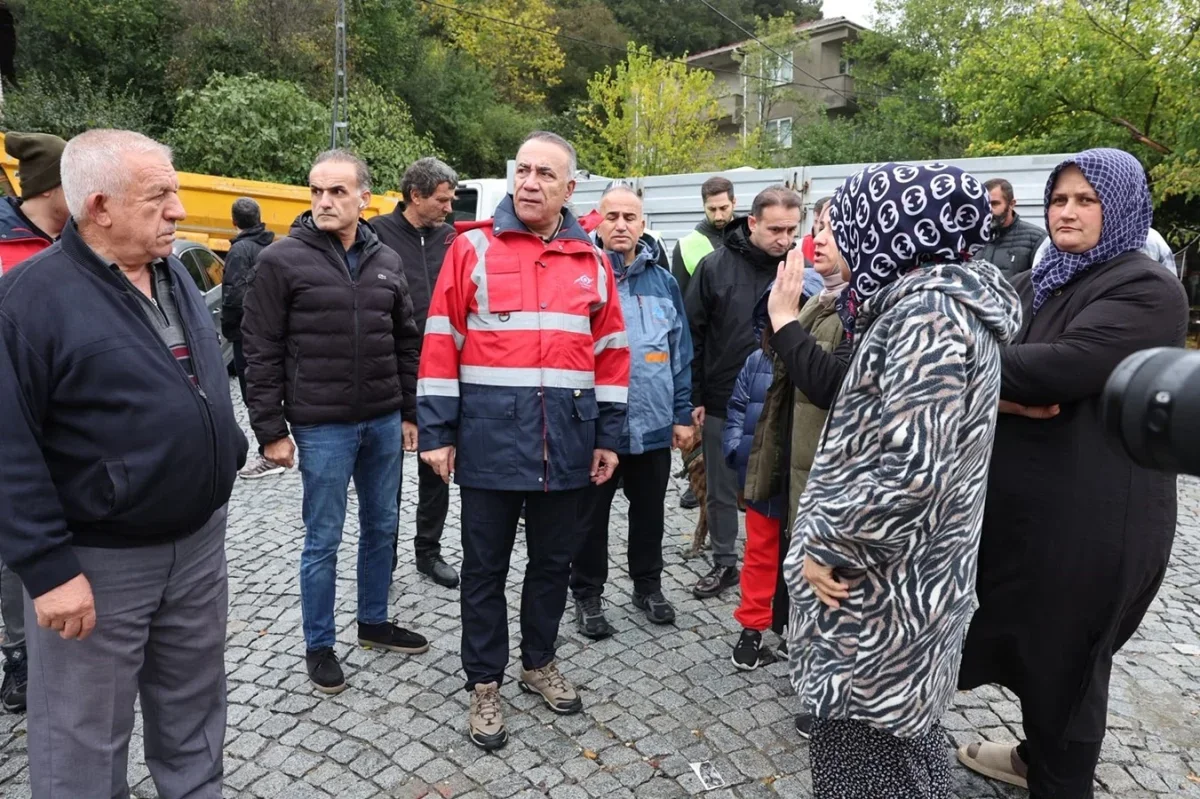 Sultangazi'de 376 personelle sağanakla mücadele