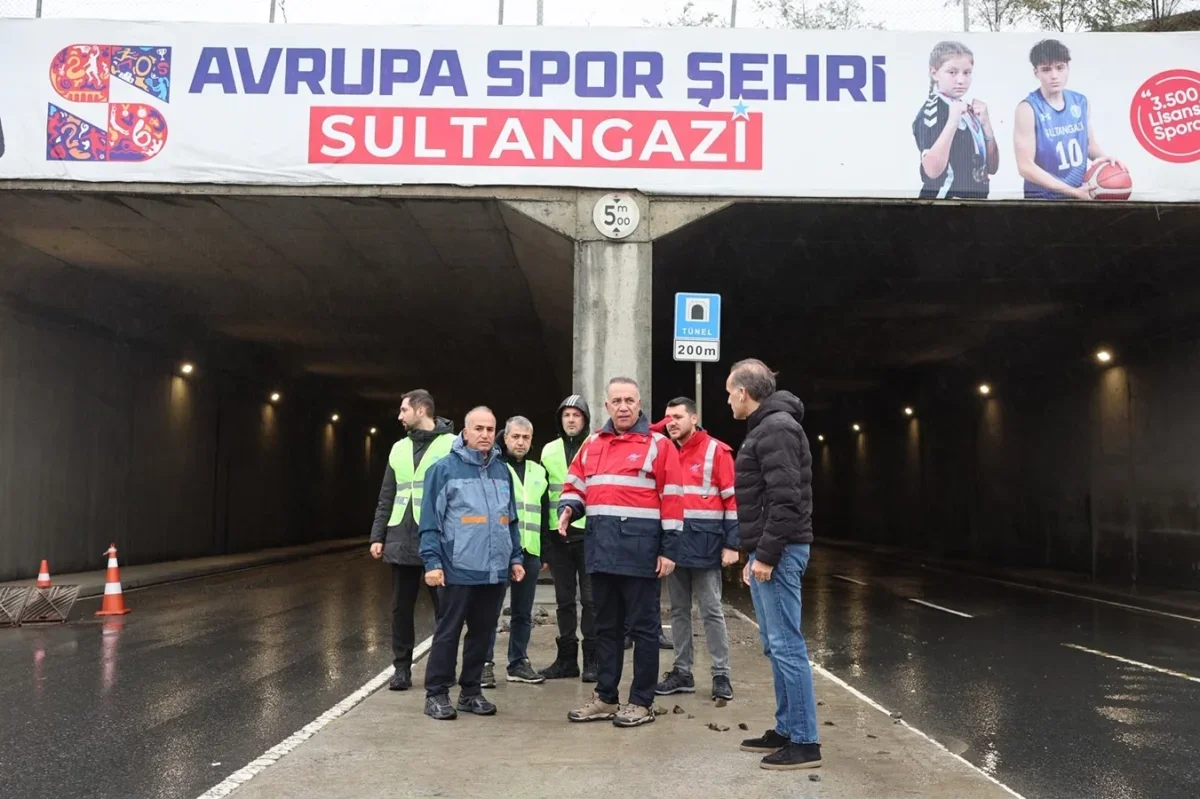 Sultangazi'de 376 personelle sağanakla mücadele
