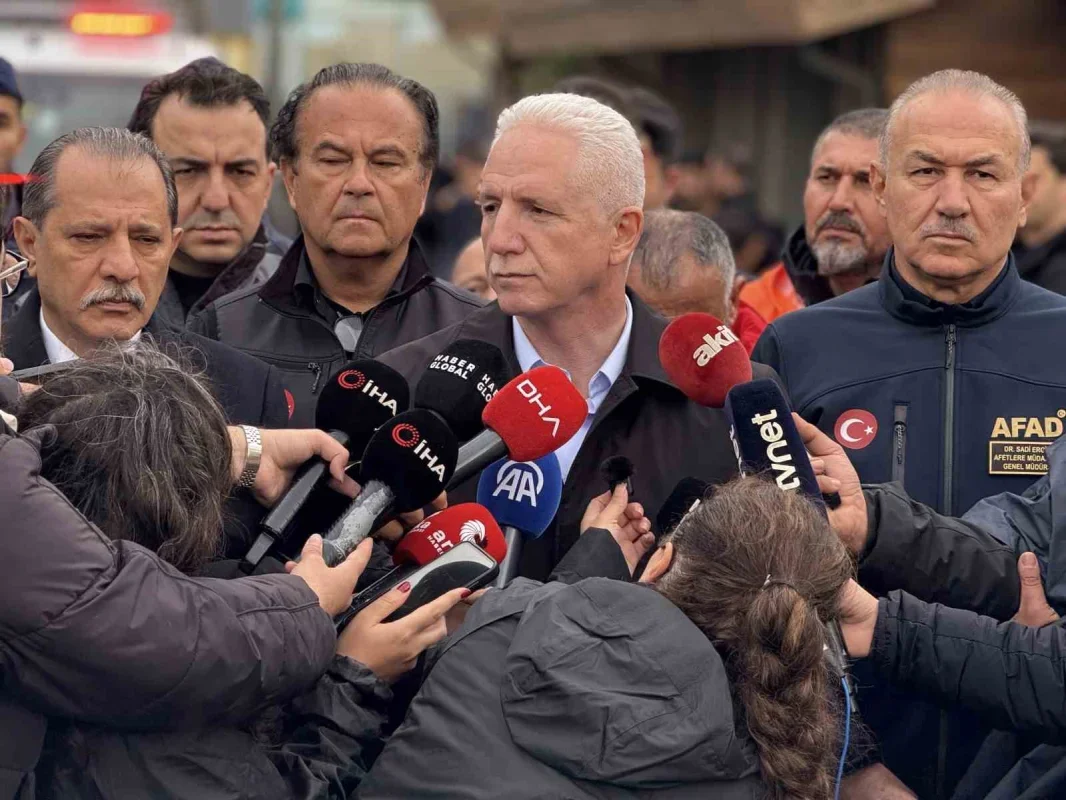 İstanbul selinde 3 kişi hayatını kaybetti, 5 kişi aranıyor