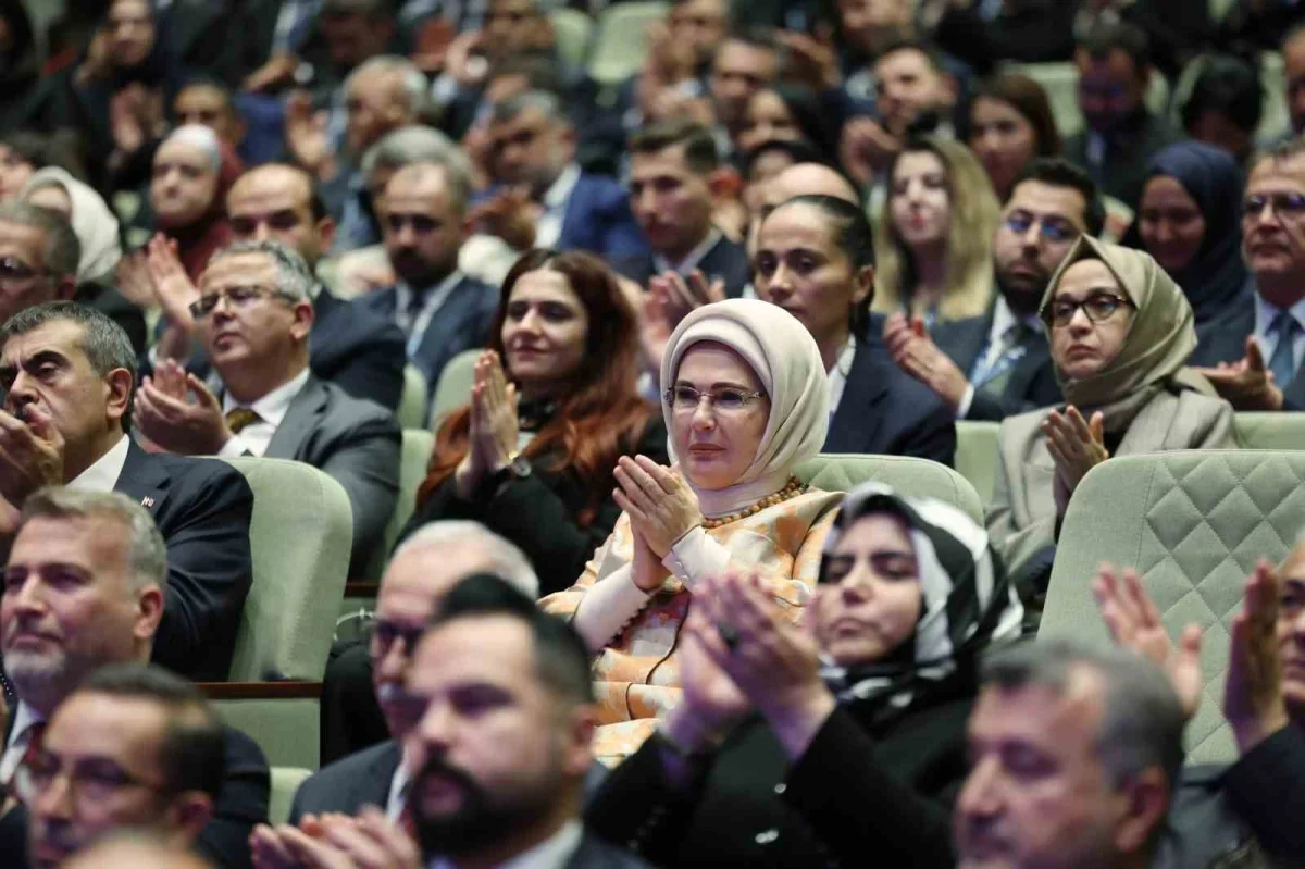 Erdoğan: Maarif Vakfı 66 ülkede 75 bin öğrenciye ulaştı