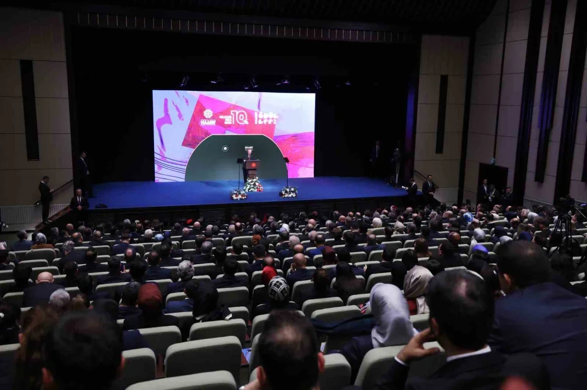 Erdoğan: Maarif Vakfı 66 ülkede 75 bin öğrenciye ulaştı