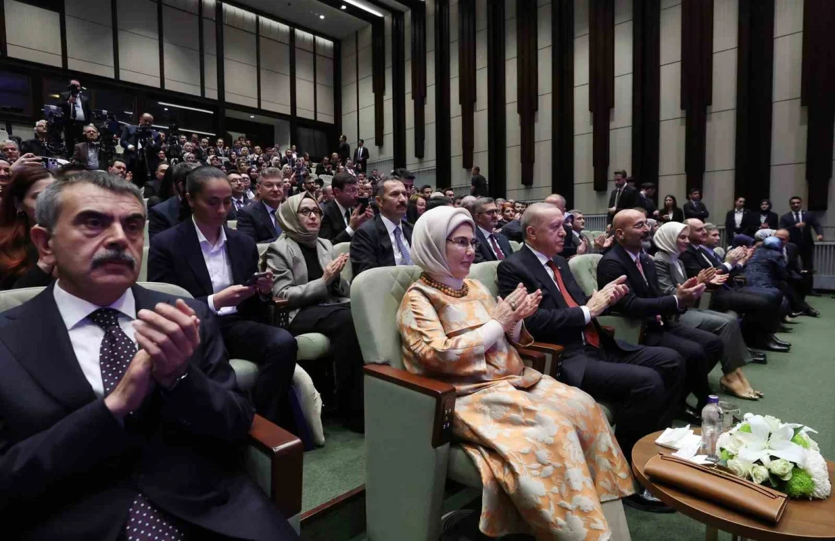 Erdoğan: Maarif Vakfı 66 ülkede 75 bin öğrenciye ulaştı