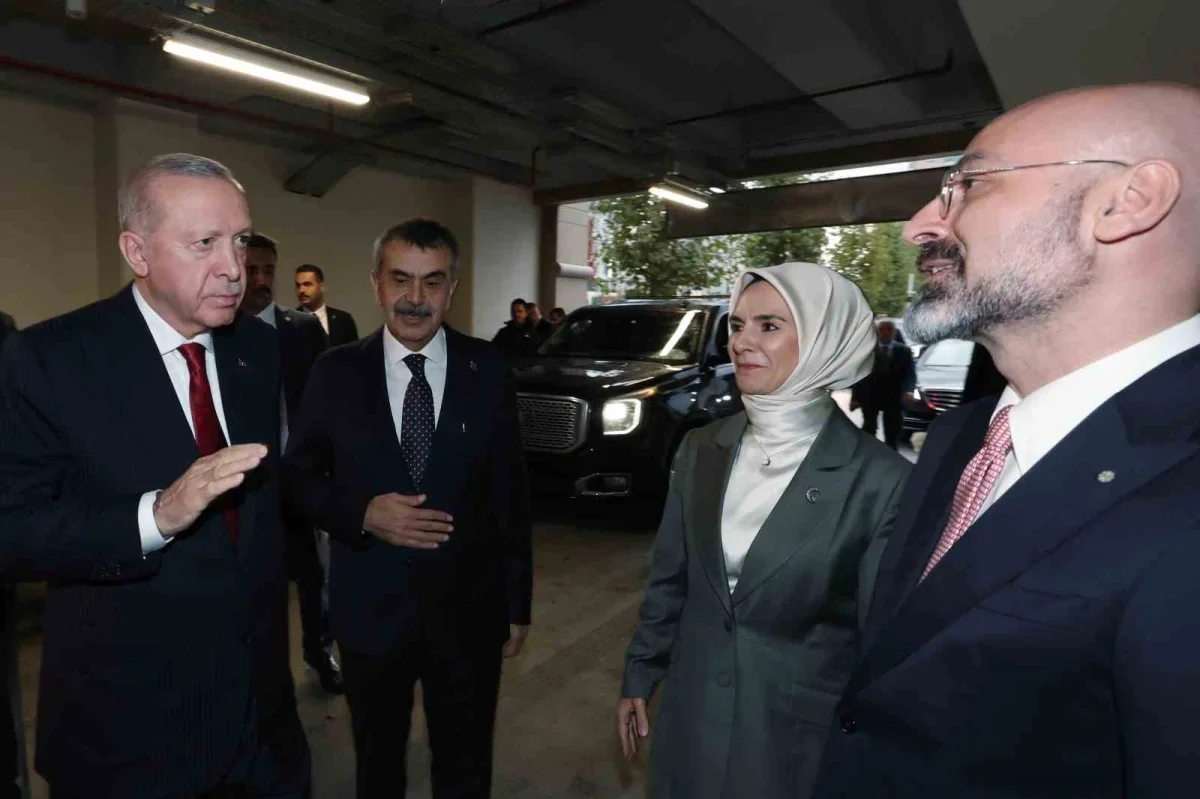 Erdoğan: Maarif Vakfı 66 ülkede 75 bin öğrenciye ulaştı