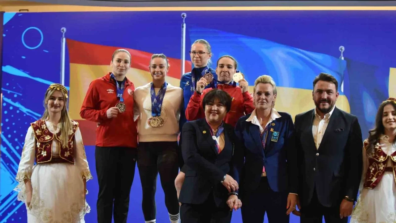 Avrupa Halter Şampiyonası'nda millilerden 5 madalya