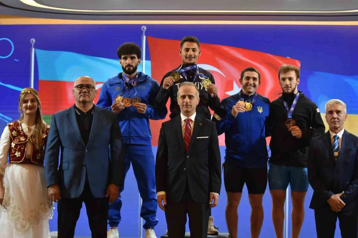 Avrupa Halter Şampiyonası'nda millilerden 5 madalya