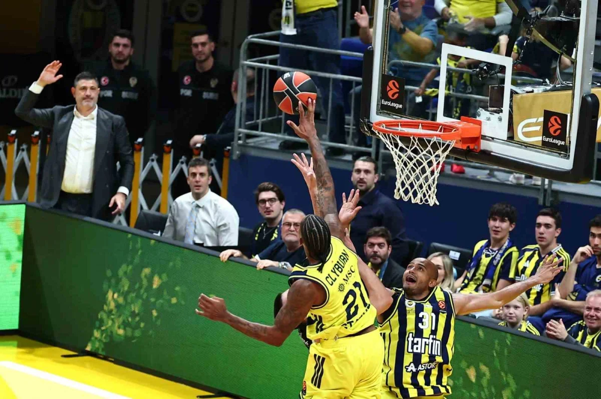 EuroLeague'de Fenerbahçe, Partizan'ı 74-65 yendi