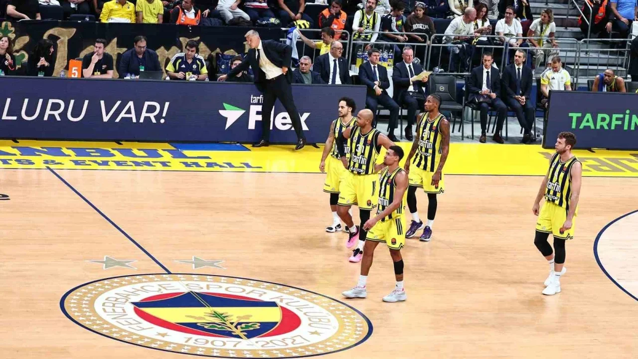EuroLeague'de Fenerbahçe, Partizan'ı 74-65 yendi