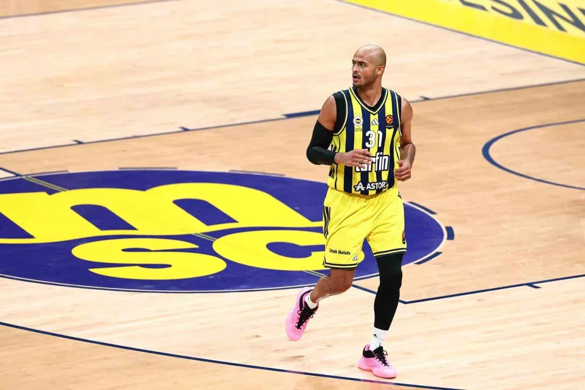 EuroLeague'de Fenerbahçe, Partizan'ı 74-65 yendi