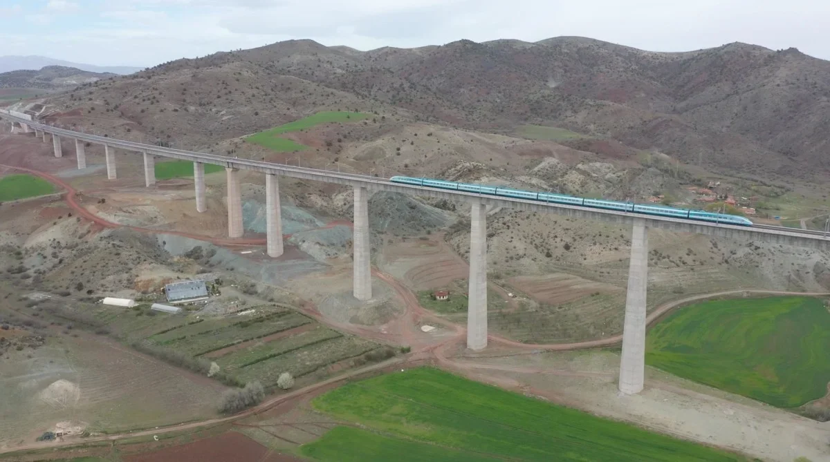 Ücretsiz tren bileti için kimlikle doğrulama başlıyor