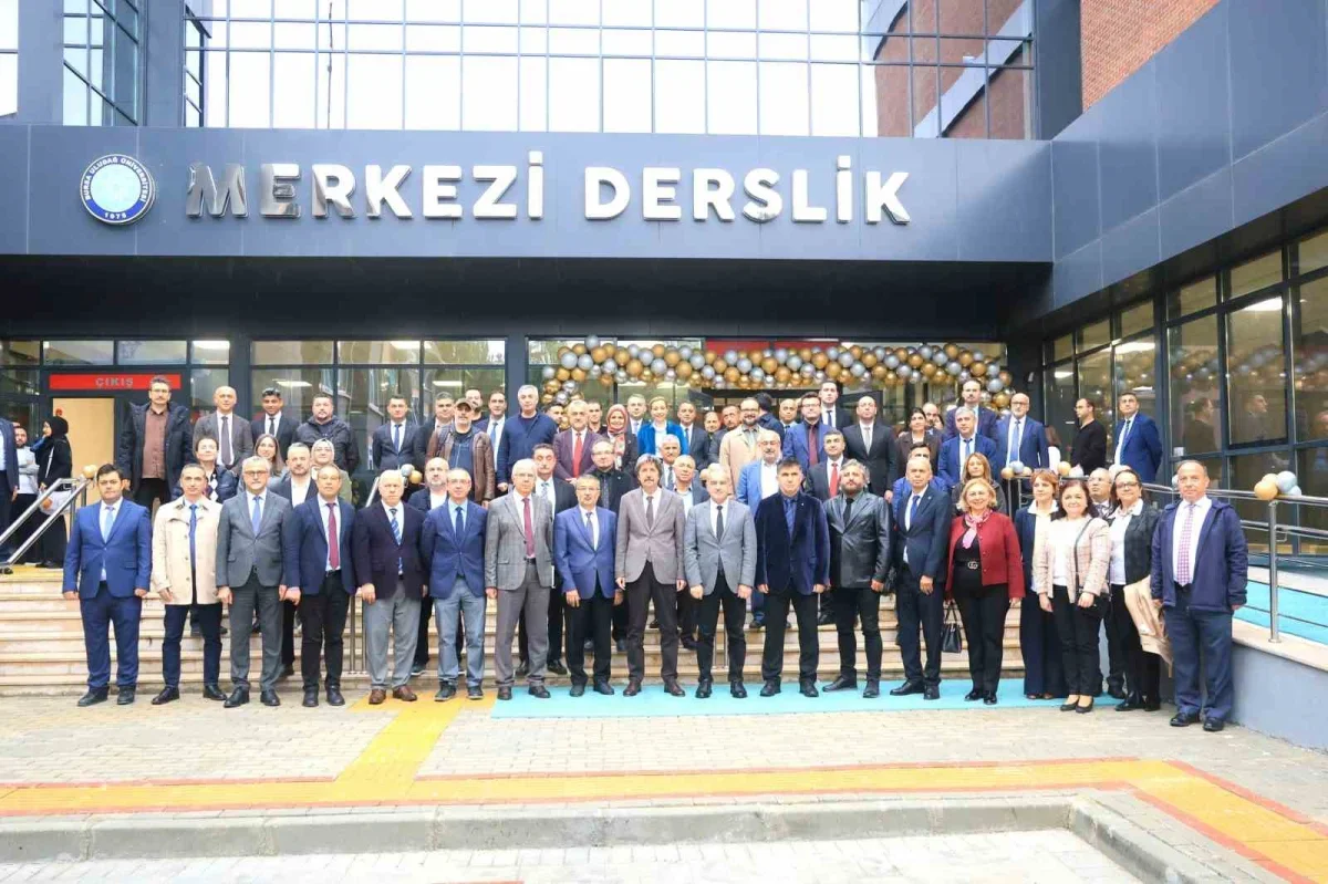 BUÜ'de 30 bin 199 metrekarelik derslik binası açıldı