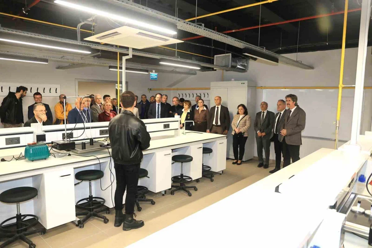 BUÜ'de 30 bin 199 metrekarelik derslik binası açıldı