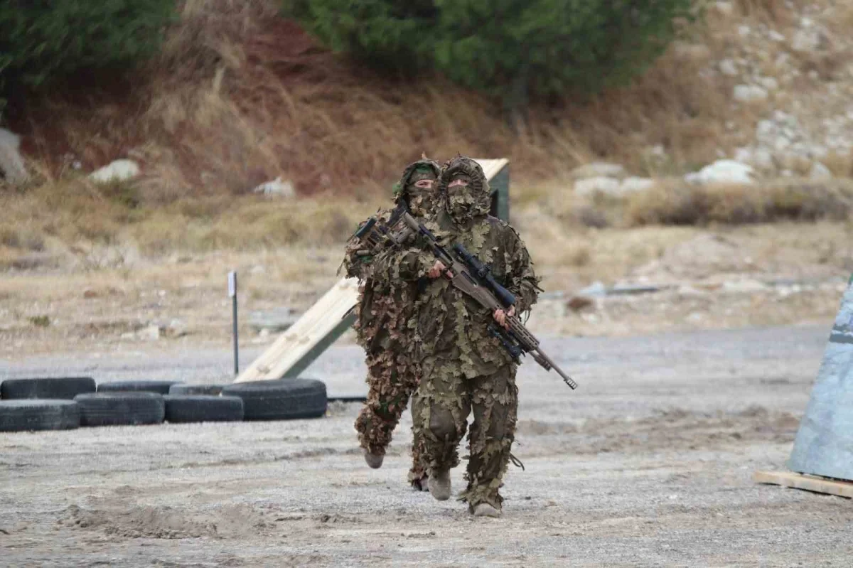 Foça'da Boran-8 keskin nişancı yarışması başladı