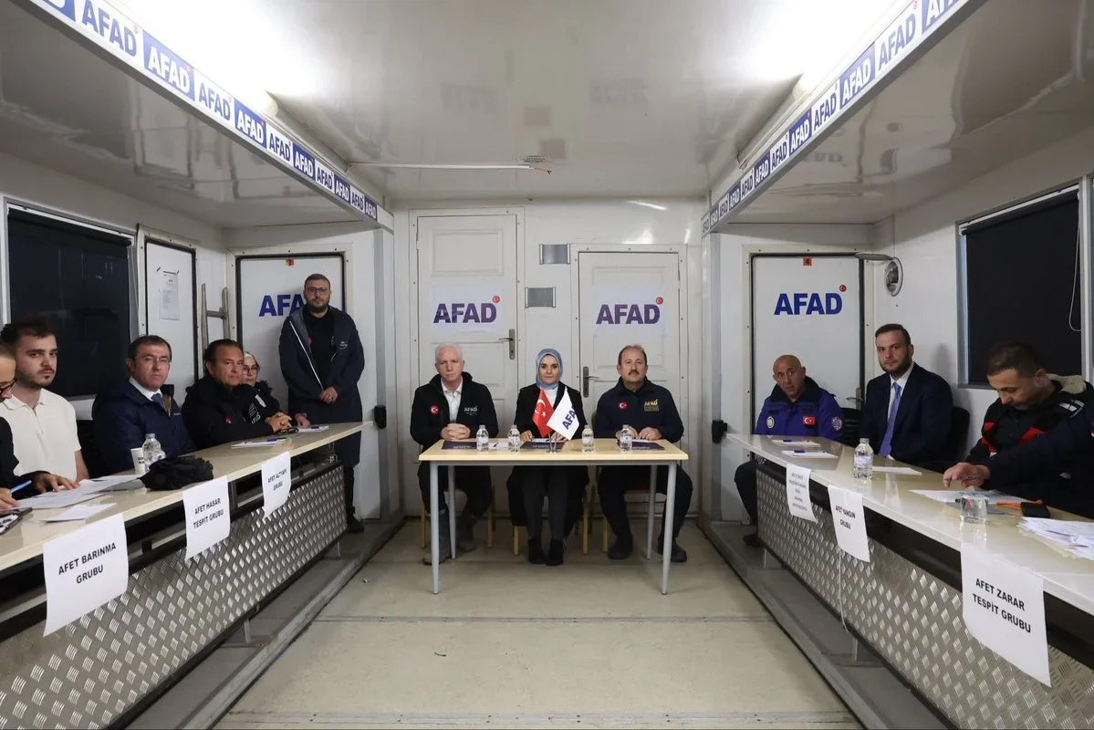 Bakan Göktaş: Sarıyer'de sel desteği sürüyor