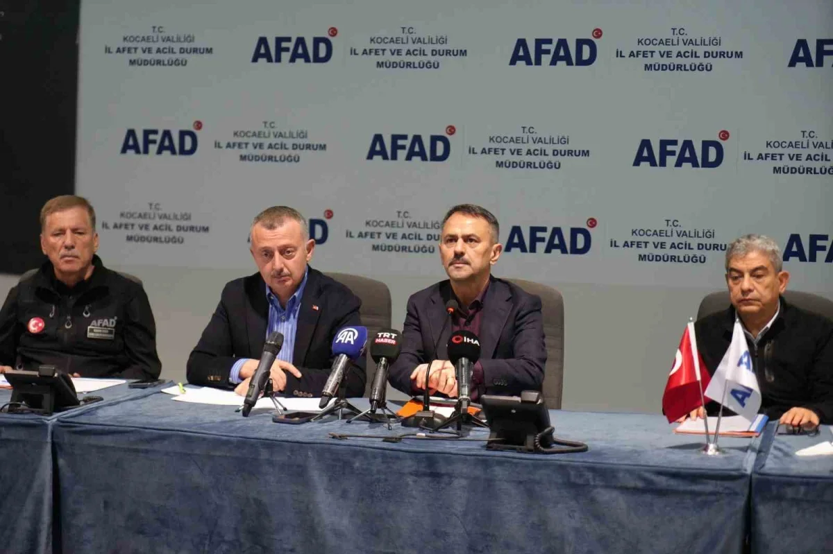 Kocaeli'de sel desteği: Hanelere 20, esnafa 40 bin TL