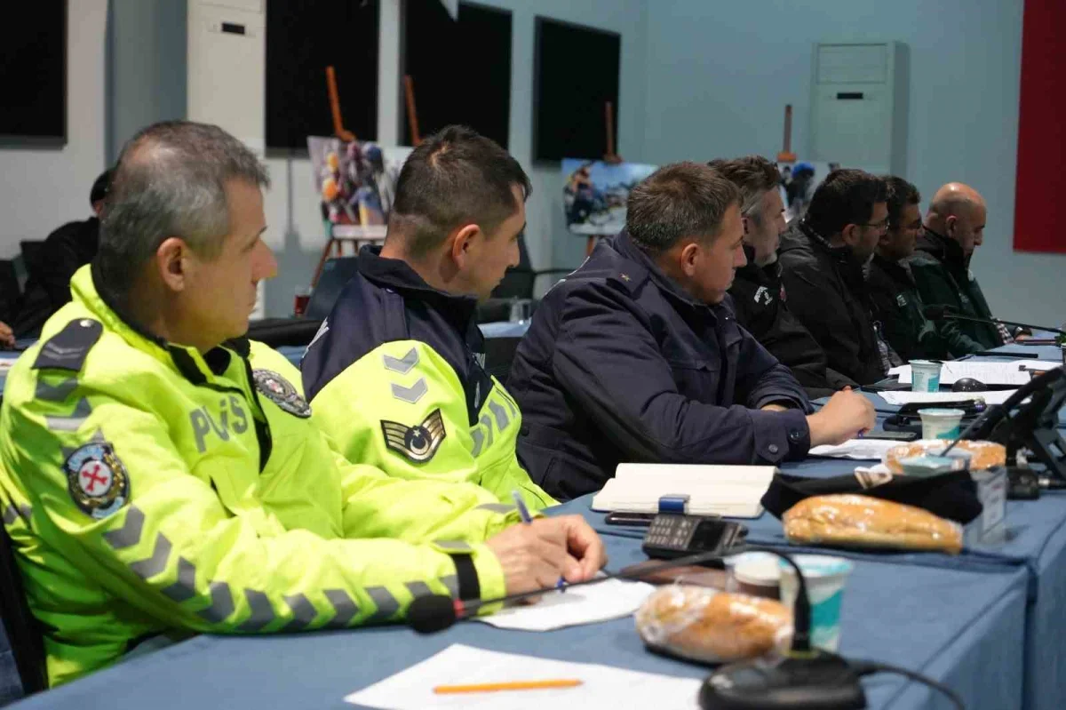 Kocaeli'de sel desteği: Hanelere 20, esnafa 40 bin TL