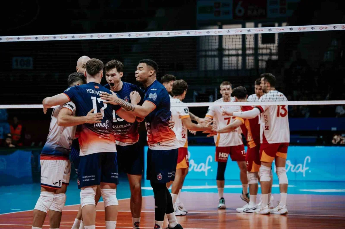 Halkbank, Efeler Ligi'nde Galatasaray'ı 3-1 yendi