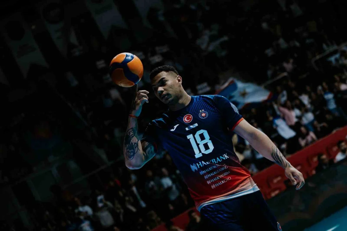 Halkbank, Efeler Ligi'nde Galatasaray'ı 3-1 yendi