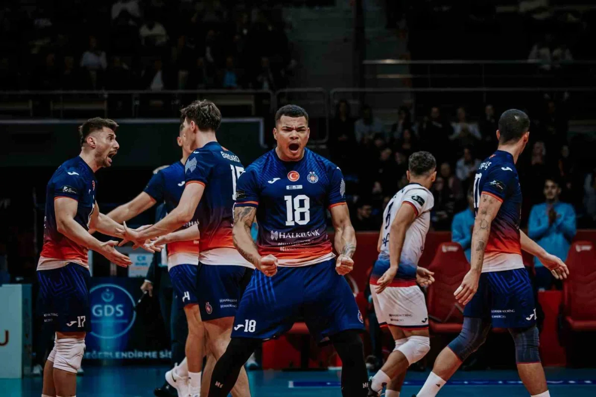 Halkbank, Efeler Ligi'nde Galatasaray'ı 3-1 yendi