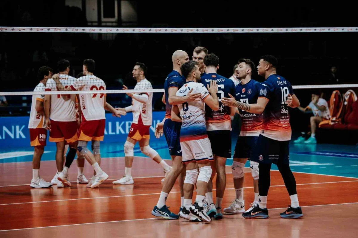 Halkbank, Efeler Ligi'nde Galatasaray'ı 3-1 yendi