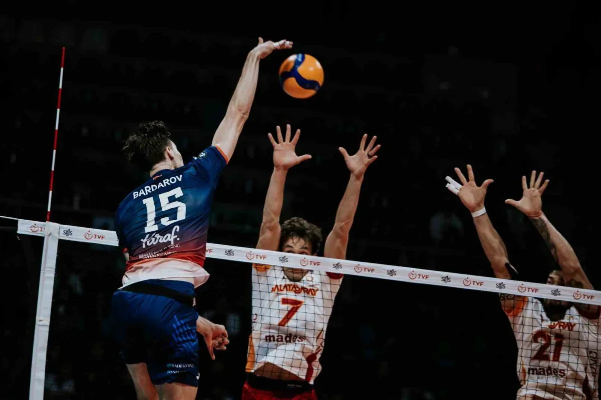 Halkbank, Efeler Ligi'nde Galatasaray'ı 3-1 yendi
