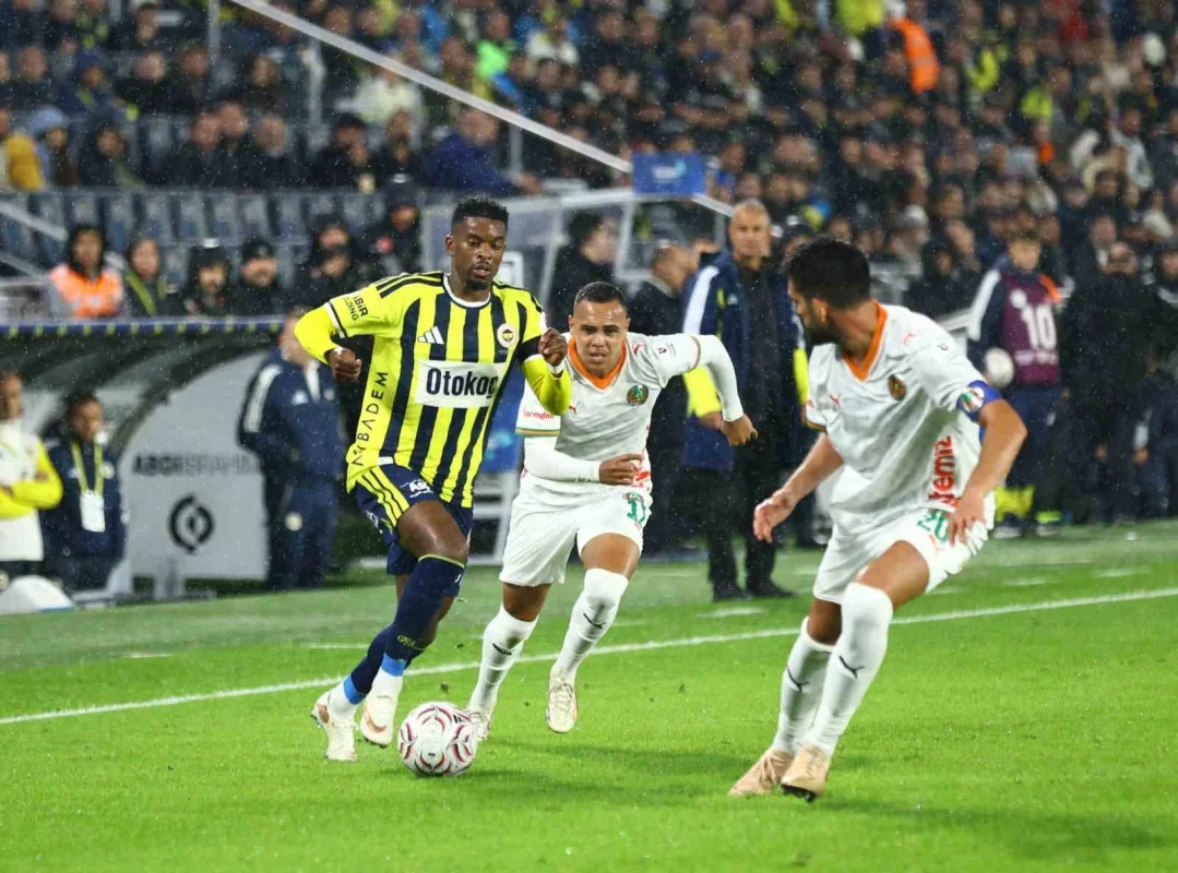 Fenerbahçe, Alanyaspor karşısında 3-0 kazandı