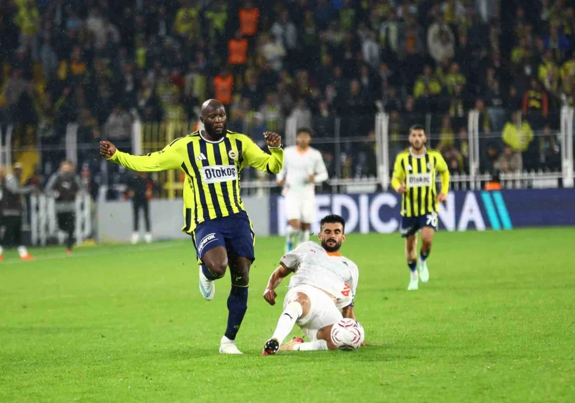 Fenerbahçe, Alanyaspor karşısında 3-0 kazandı