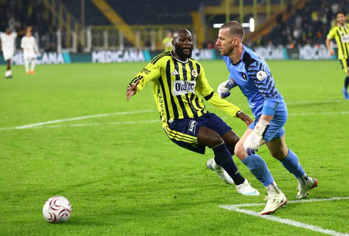 Fenerbahçe, Alanyaspor karşısında 3-0 kazandı