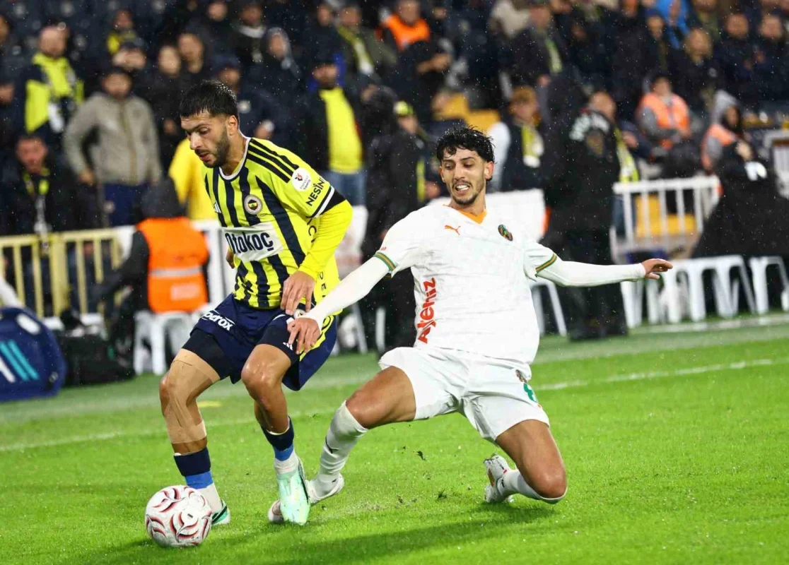 Fenerbahçe, Alanyaspor karşısında 3-0 kazandı