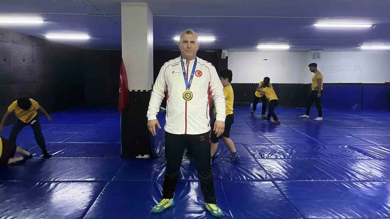 Nazmi Kahveciler 50 yaşında dünya şampiyonu oldu
